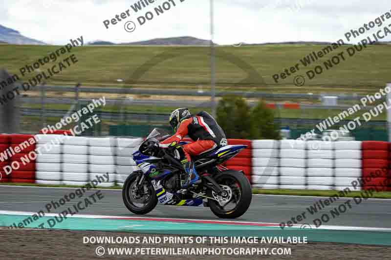 cadwell no limits trackday;cadwell park;cadwell park photographs;cadwell trackday photographs;enduro digital images;event digital images;eventdigitalimages;navarra;no limits trackdays;peter wileman photography;racing digital images;trackday digital images;trackday photos